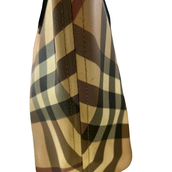 Classic Novacheck Burberry Tote - Picture 3 of 9